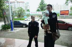 未婚女遭遇"狼外婆" 男婴未出生被"预售"(图)